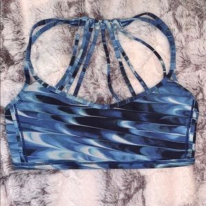 Lululemon lighten up bra sz 4